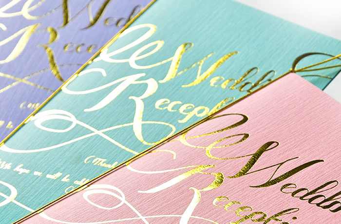 上品な箔押しと紙質が醸し出す品格
