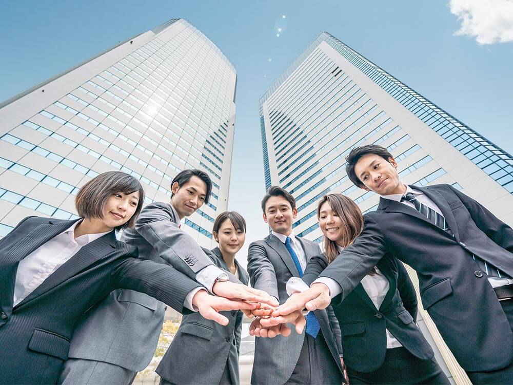 一丸となっている社員たち